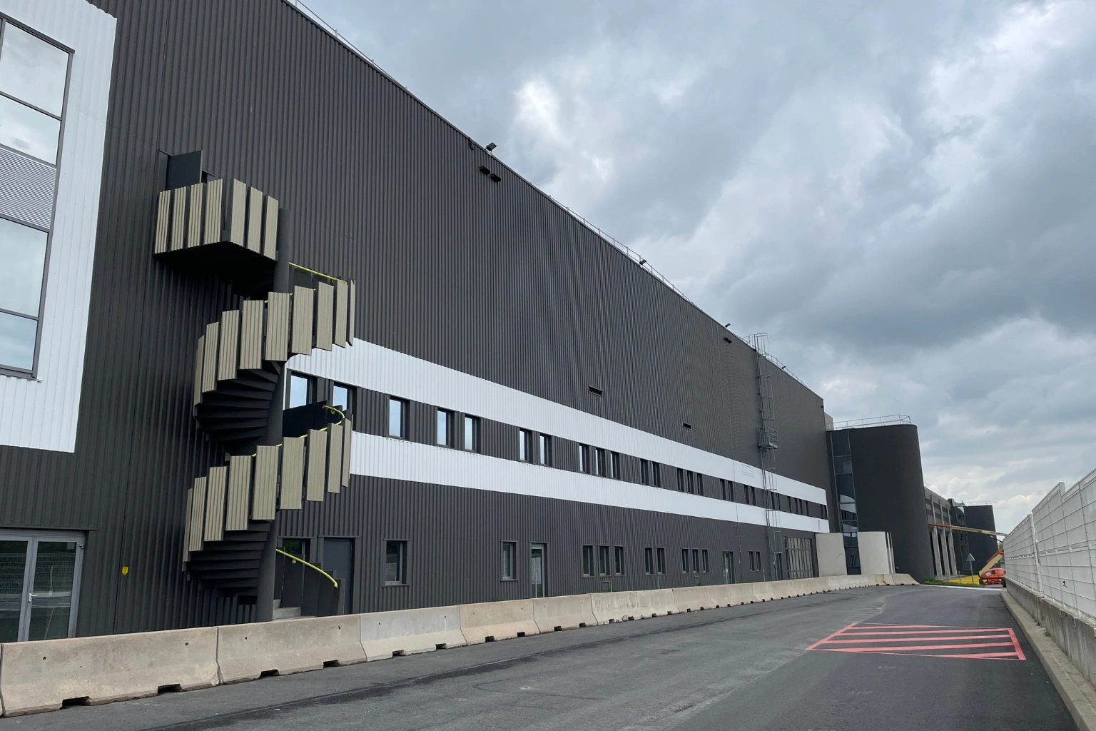 rénovation façade industrielle